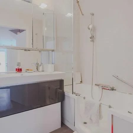Quiet Apartment-2br 3p-19 Arrd Appartement